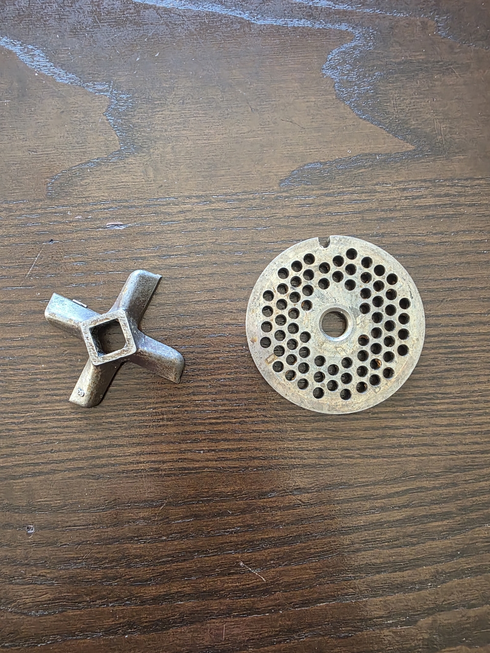 Meat Grinder Blade and Plate Set - Metal Replacement (Silver)